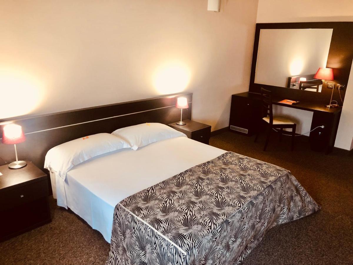 Hotel Malpensa Inn Aereoporto Tornavento  Esterno foto