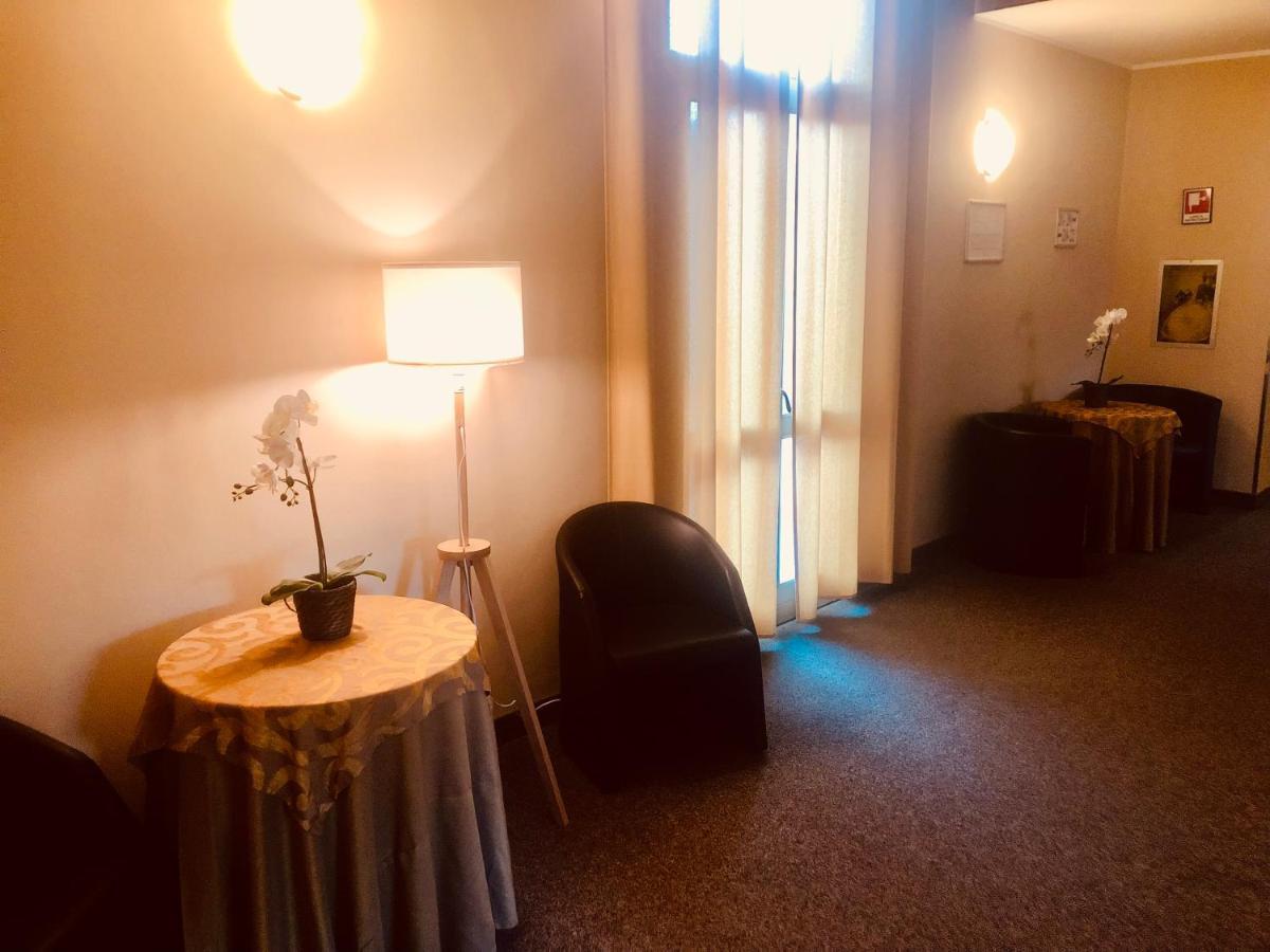 Hotel Malpensa Inn Aereoporto Tornavento  Esterno foto